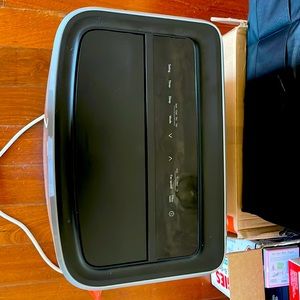 Air conditioner 1year use  FRIGIDAIRE